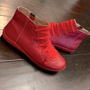 Red skate shoes 38